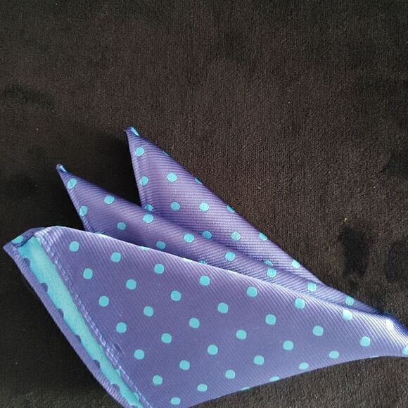 ALLURE MEN'S MULTI-DOT POCKET SQUARE. - Picture 2 of 3